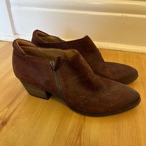 Maroon colour booties